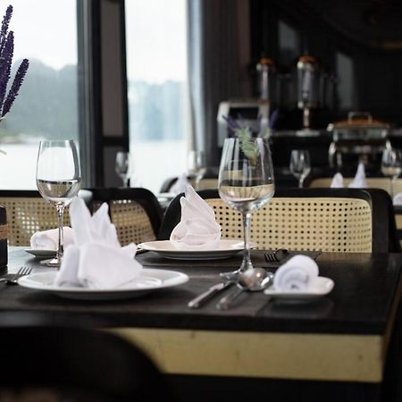 Madeline Cruises Hotel Ha Long Exterior photo