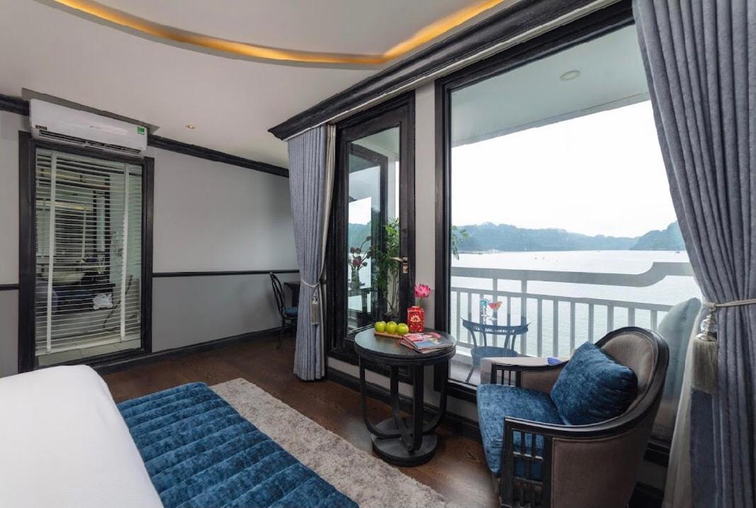 Madeline Cruises Hotel Ha Long Exterior photo
