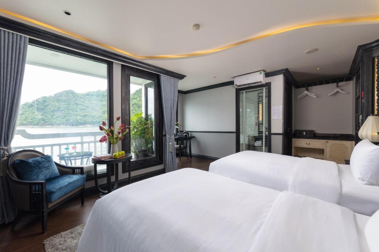 Madeline Cruises Hotel Ha Long Exterior photo
