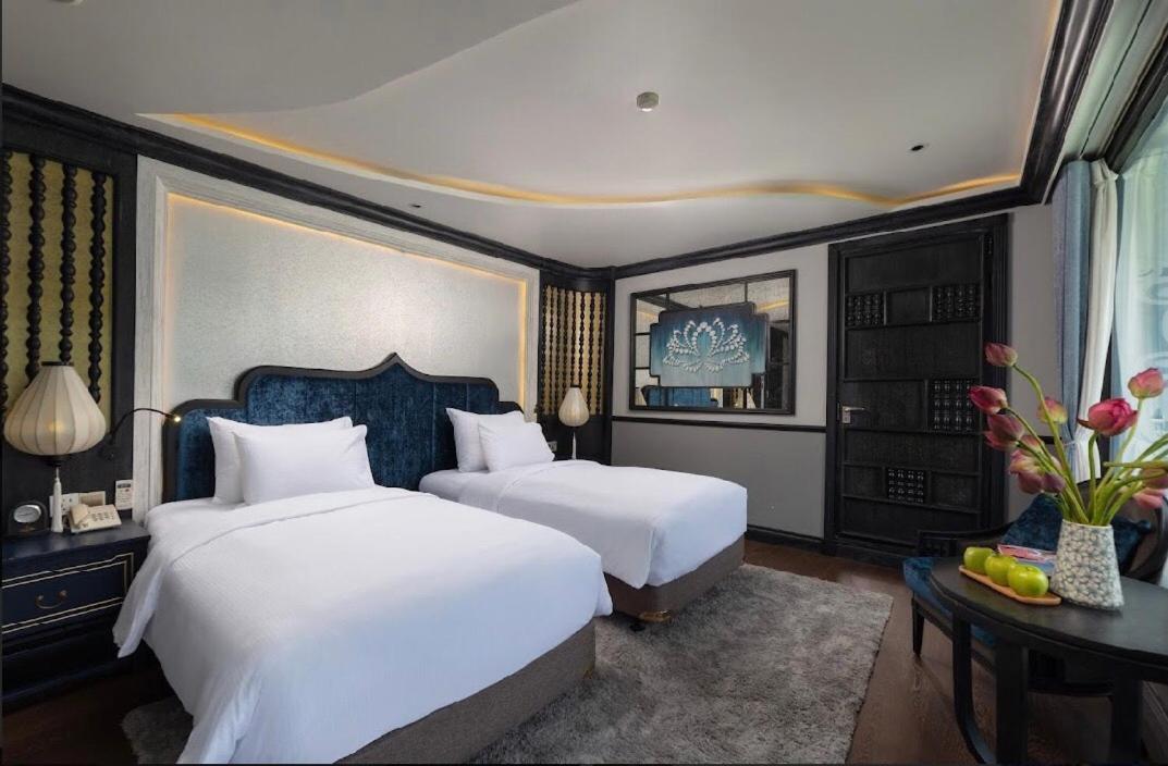 Madeline Cruises Hotel Ha Long Exterior photo