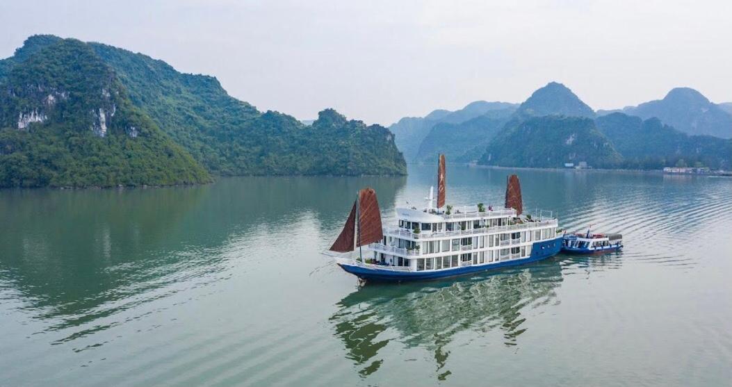 Madeline Cruises Hotel Ha Long Exterior photo