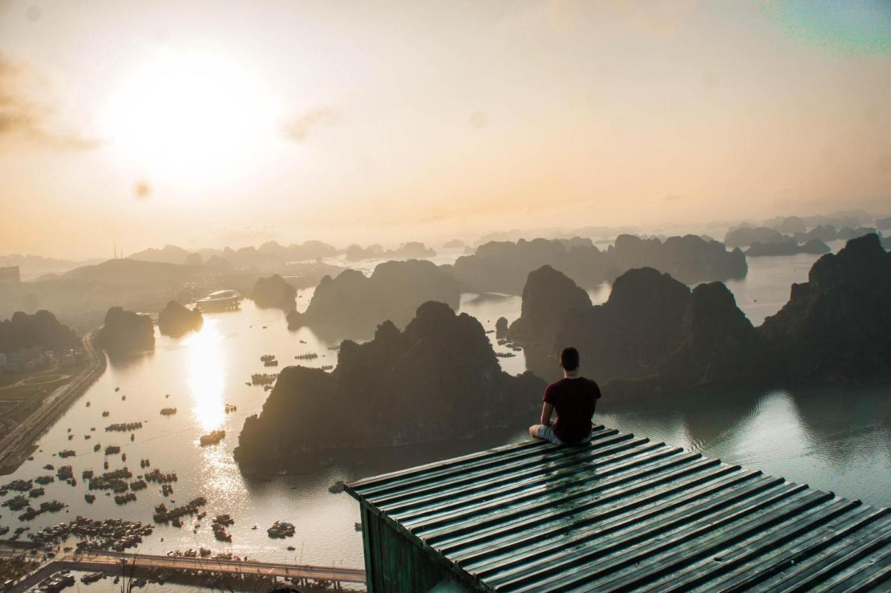 Madeline Cruises Hotel Ha Long Exterior photo