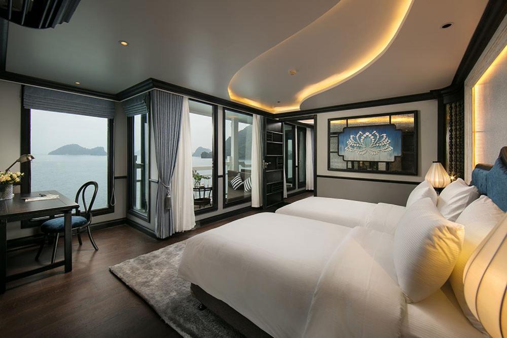 Madeline Cruises Hotel Ha Long Exterior photo